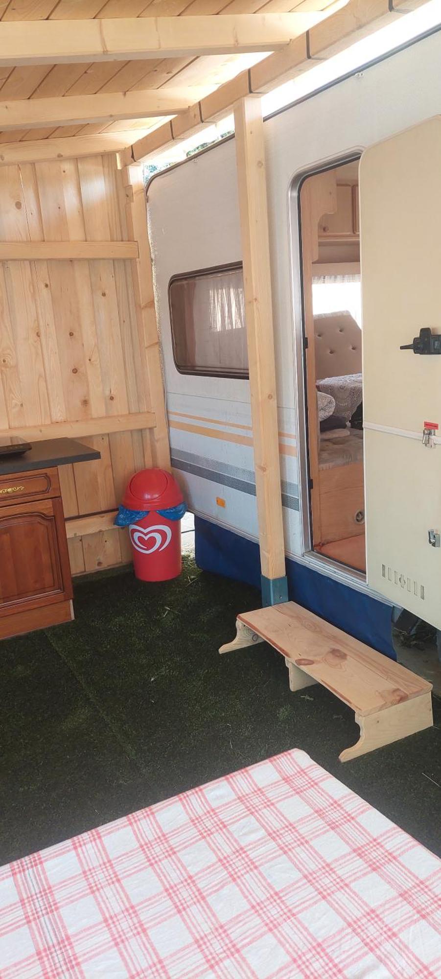 Gyenescamping Wohnwagen Knaus 1 Rechts Gyenesdiás Eksteriør bilde